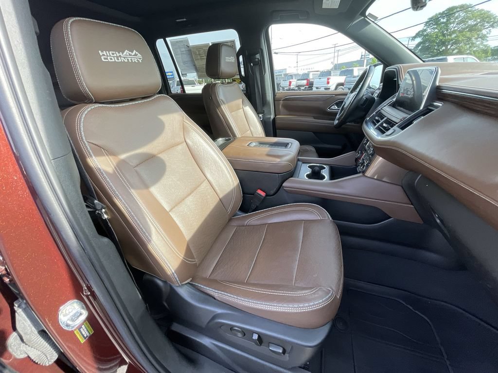 Certified 2022 Chevrolet Suburban High Country AWD/4WD image 30