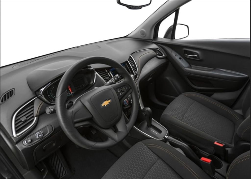 Used 2020 Chevrolet Trax LT w/ LT Convenience Package image 5