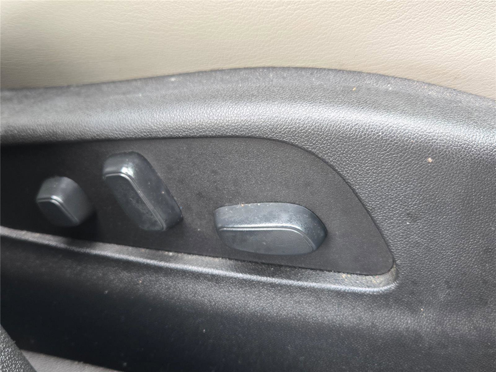 Used 2019 Cadillac XT4 Premium Luxury w/ Driver Awareness Package image 5