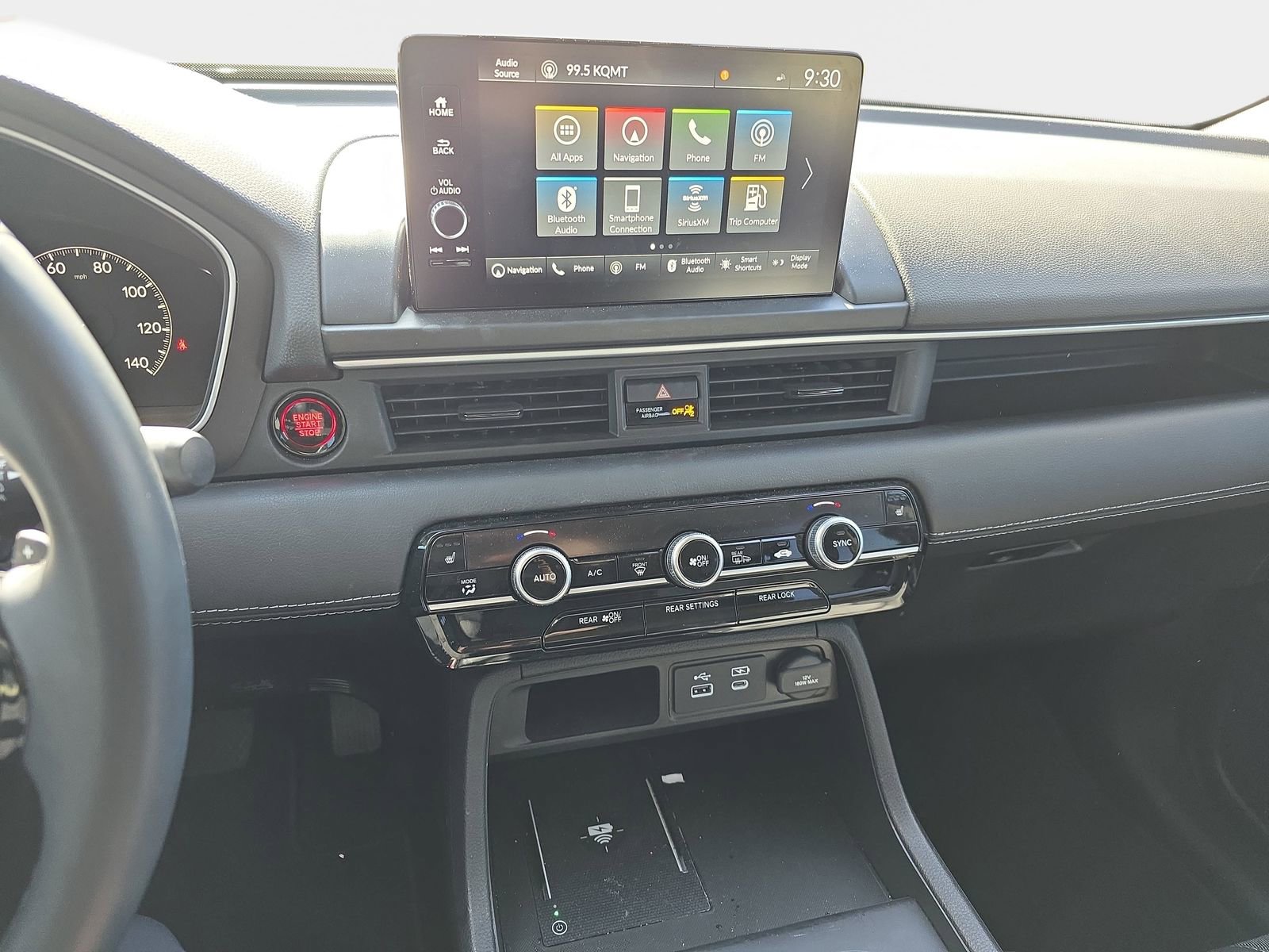 Used 2025 Honda Pilot Touring image 14