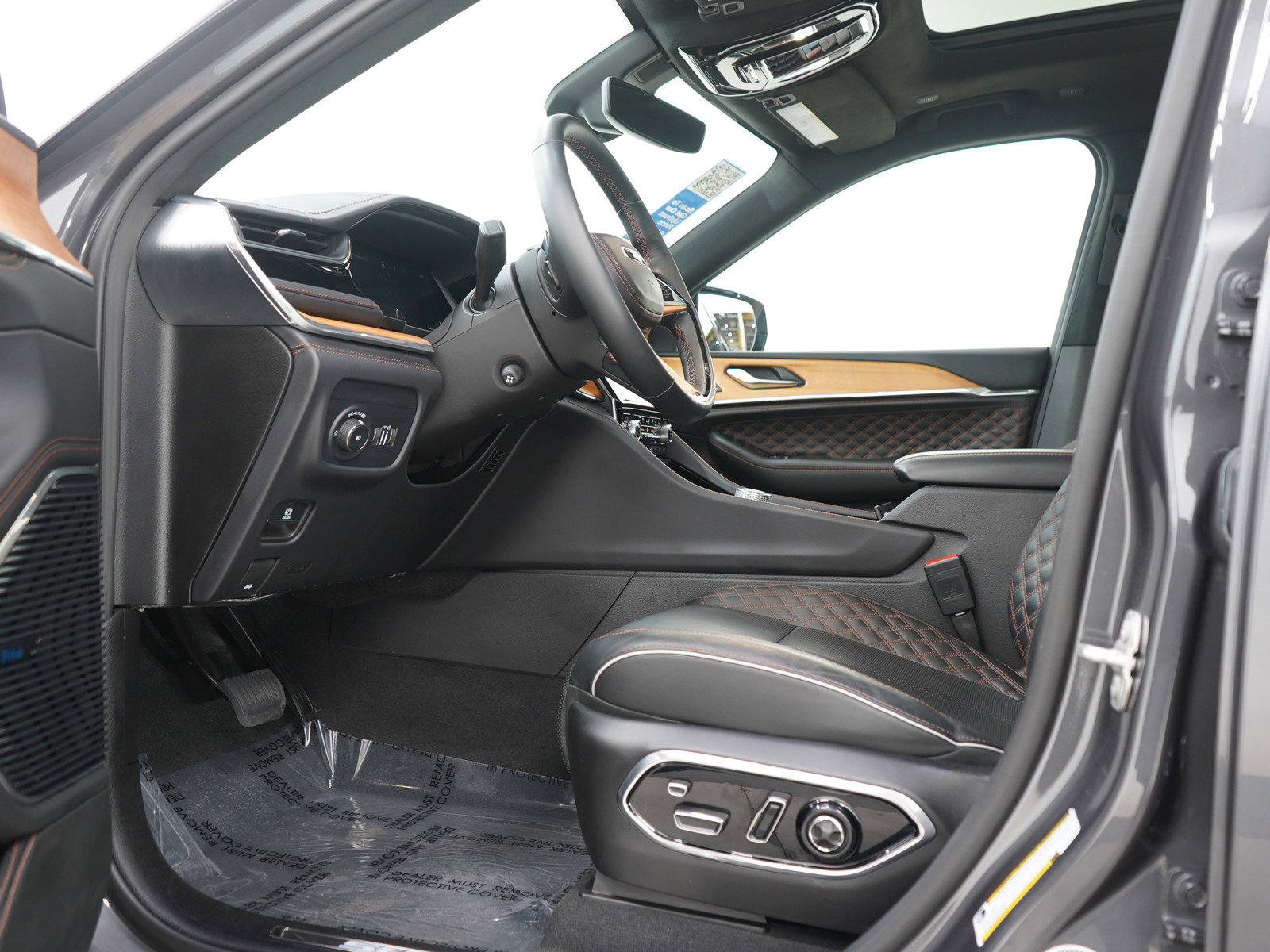 Used 2024 Jeep Grand Cherokee L Summit image 26