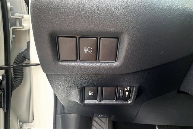 Used 2020 Toyota C-HR LE FWD image 14