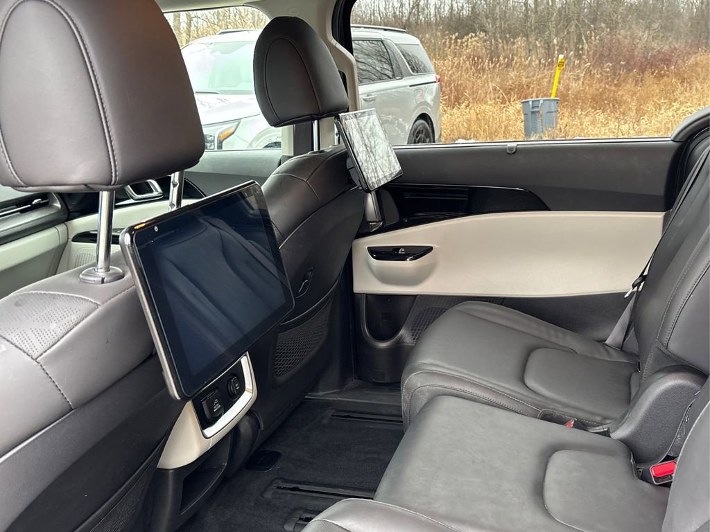 Used 2024 Kia Carnival SX image 24