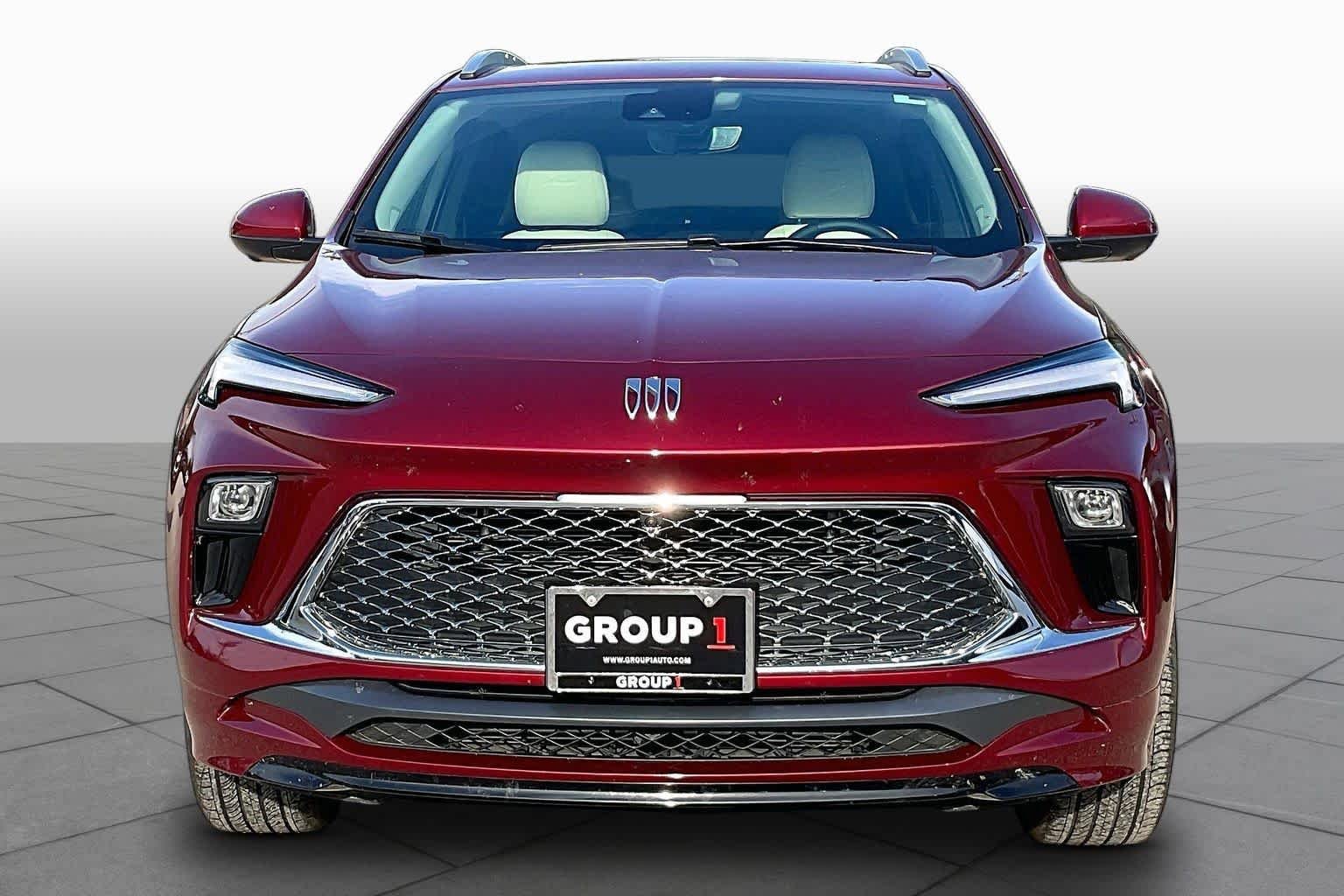 Used 2025 Buick Encore GX Avenir w/ Avenir Technology Package FWD image 4