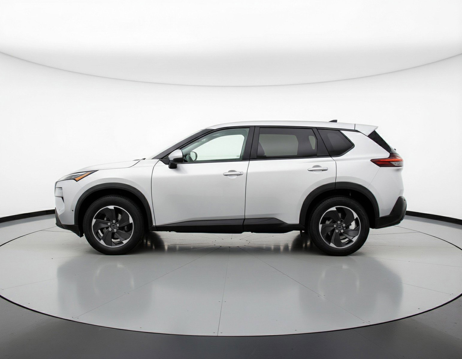 Used 2025 Nissan Rogue SV image 5