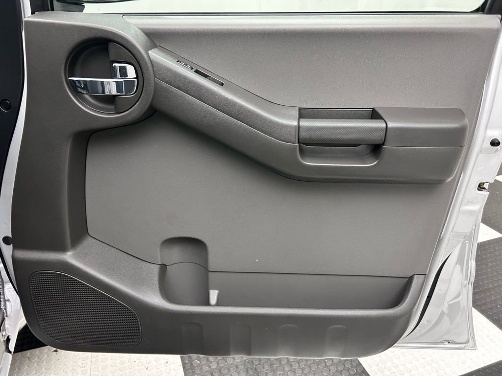Used 2012 Nissan Xterra X image 17