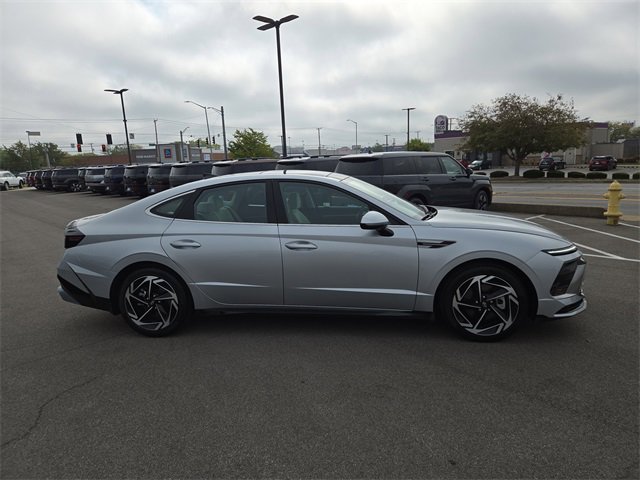 Certified 2024 Hyundai Sonata SEL w/ Convenience Package image 5