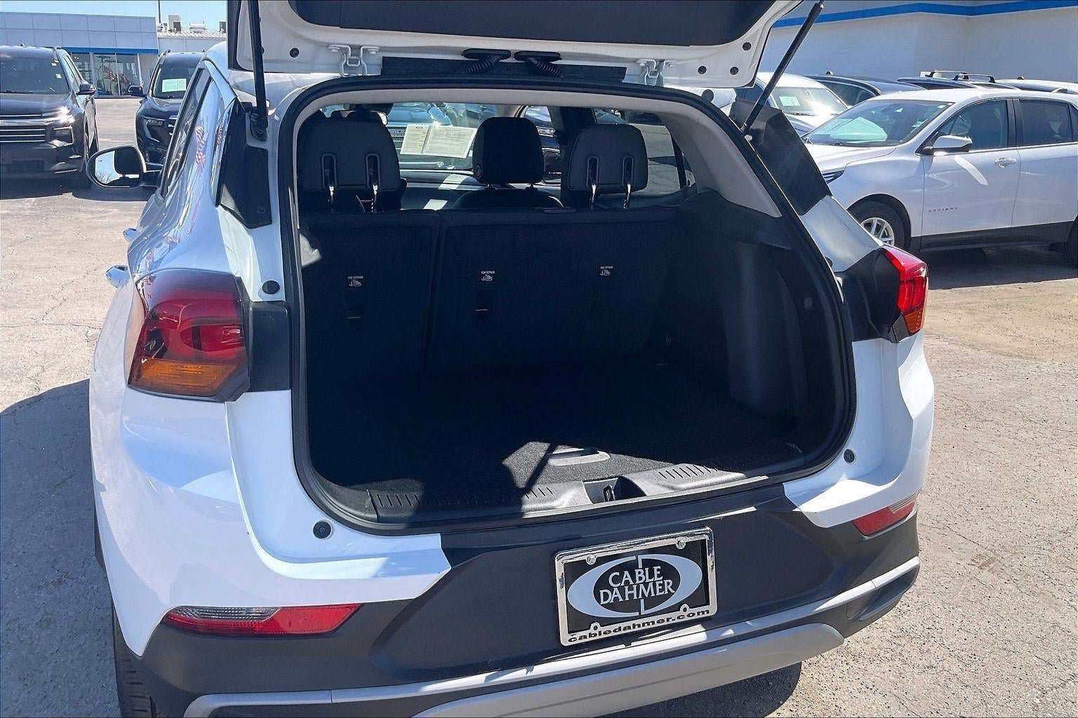 Used 2025 Buick Encore GX Preferred AWD/4WD image 4