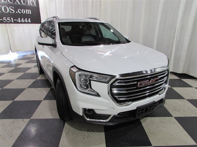 Used 2023 GMC Terrain SLT AWD/4WD image 4