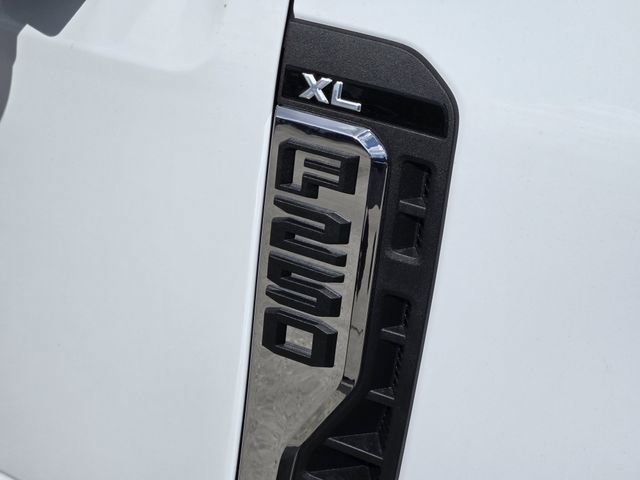 New 2026 Ford F250 XL AWD/4WD image 9