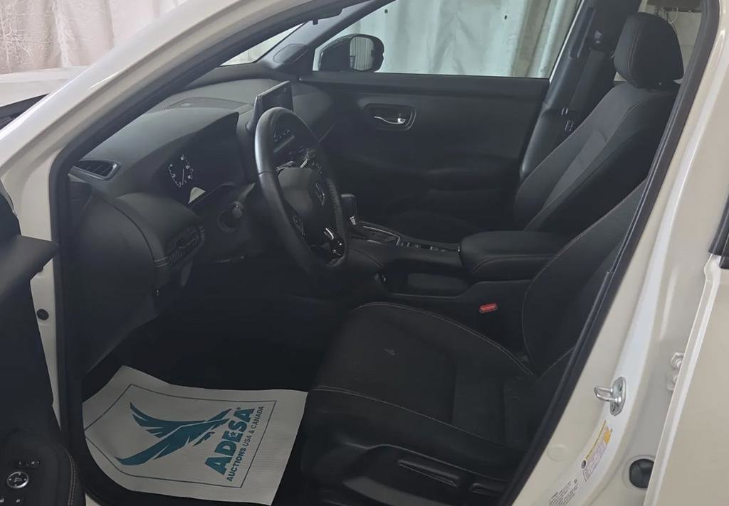 Used 2023 Honda HR-V Sport image 4