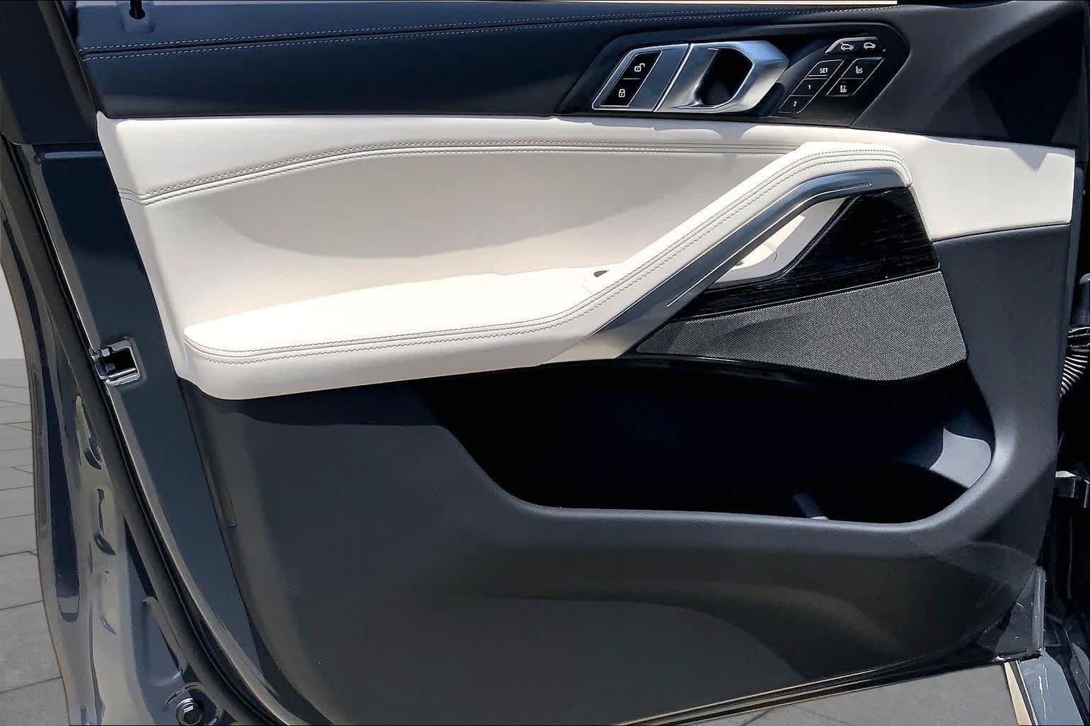 New 2027 BMW X6 M60i AWD/4WD image 10