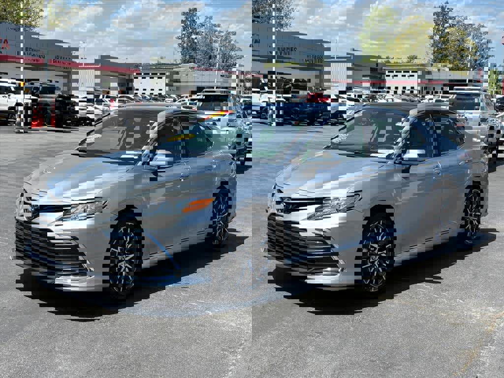 Used 2021 Toyota Camry XLE FWD image 26