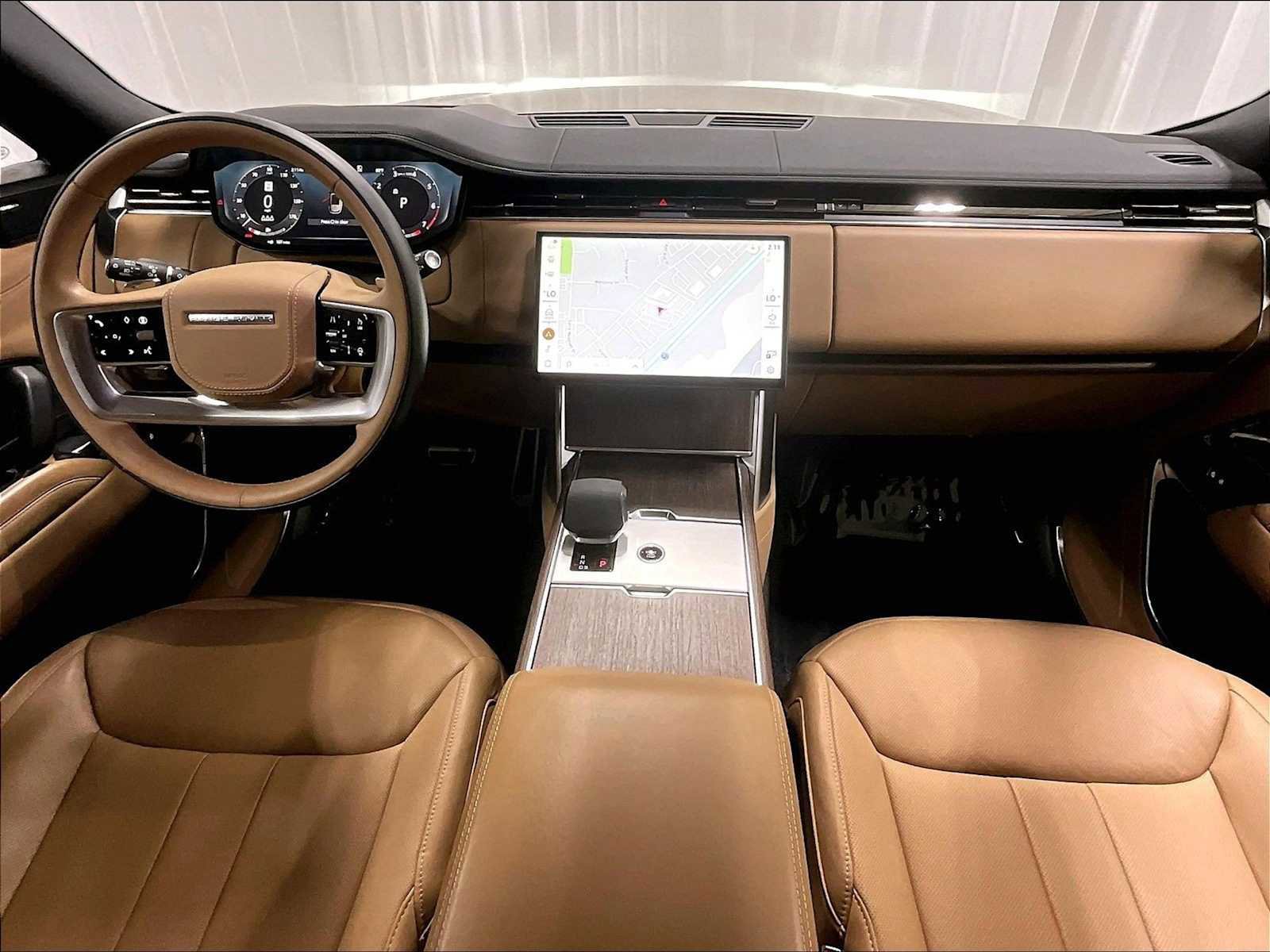 Used 2025 Land Rover Range Rover SE image 16