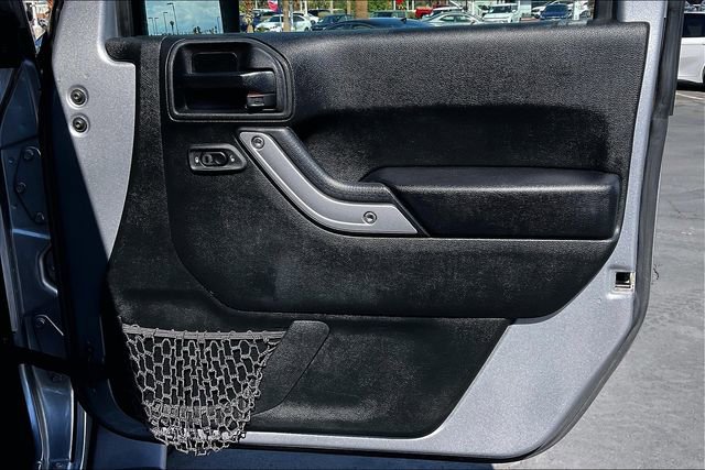 Used 2018 Jeep Wrangler Sahara w/ Connectivity Group image 22