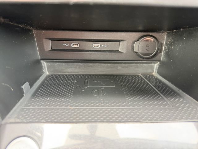 Used 2021 Volkswagen Tiguan SE R-Line image 24