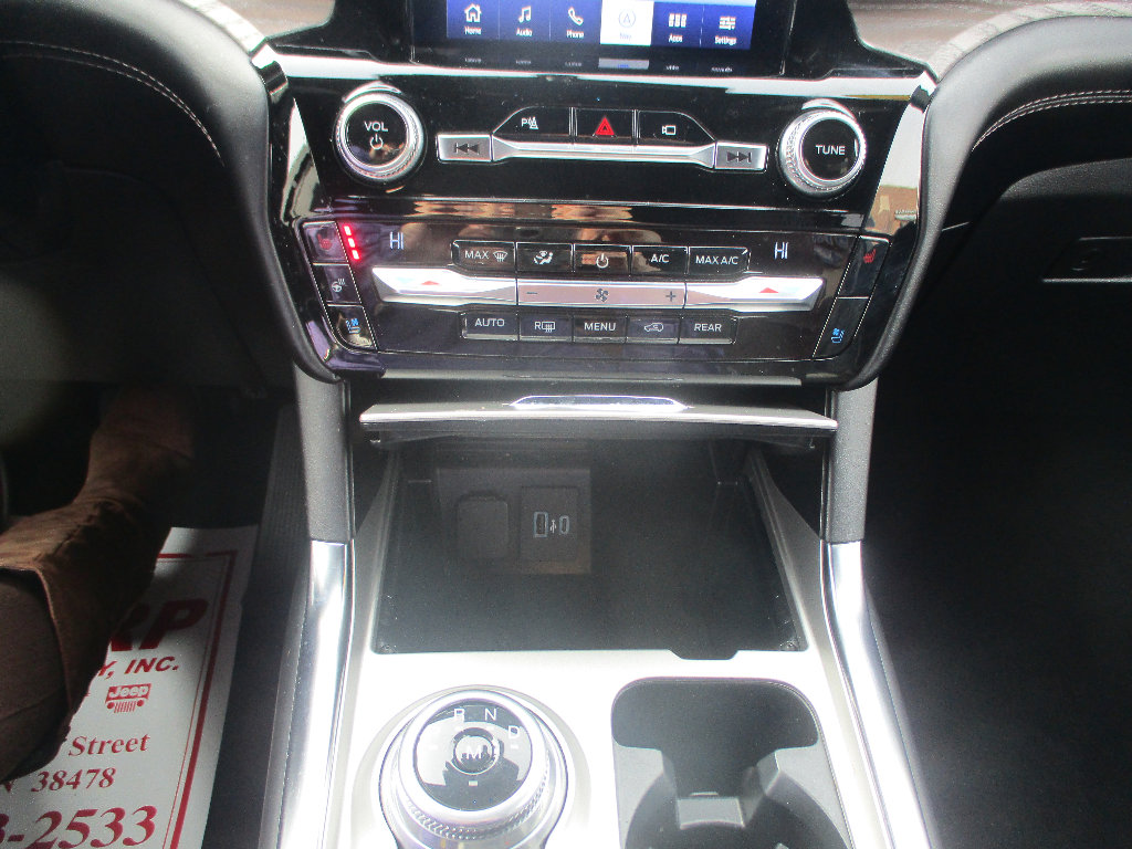 Certified 2021 Ford Explorer Platinum w/ Equipment Group 601A image 9