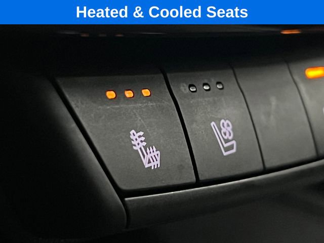 Used 2024 Cadillac XT4 Sport image 3