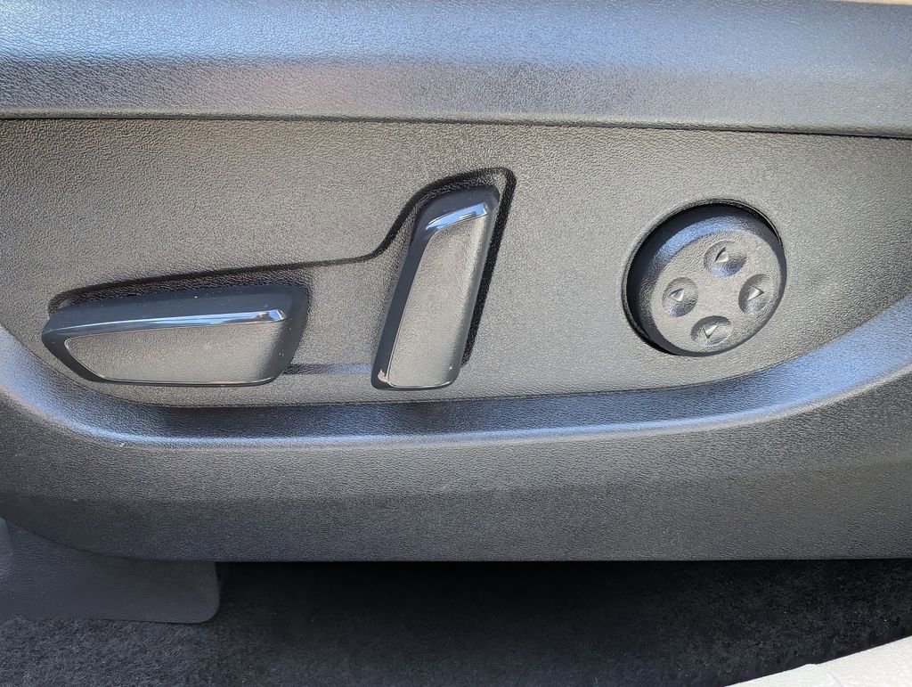 Used 2022 INFINITI QX50 Luxe AWD/4WD image 17