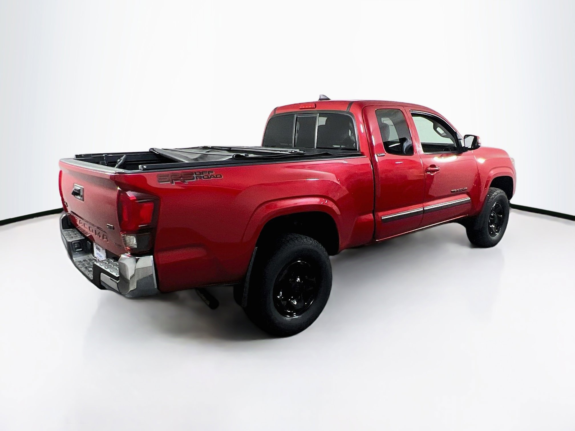 Used 2018 Toyota Tacoma SR5 AWD/4WD image 5