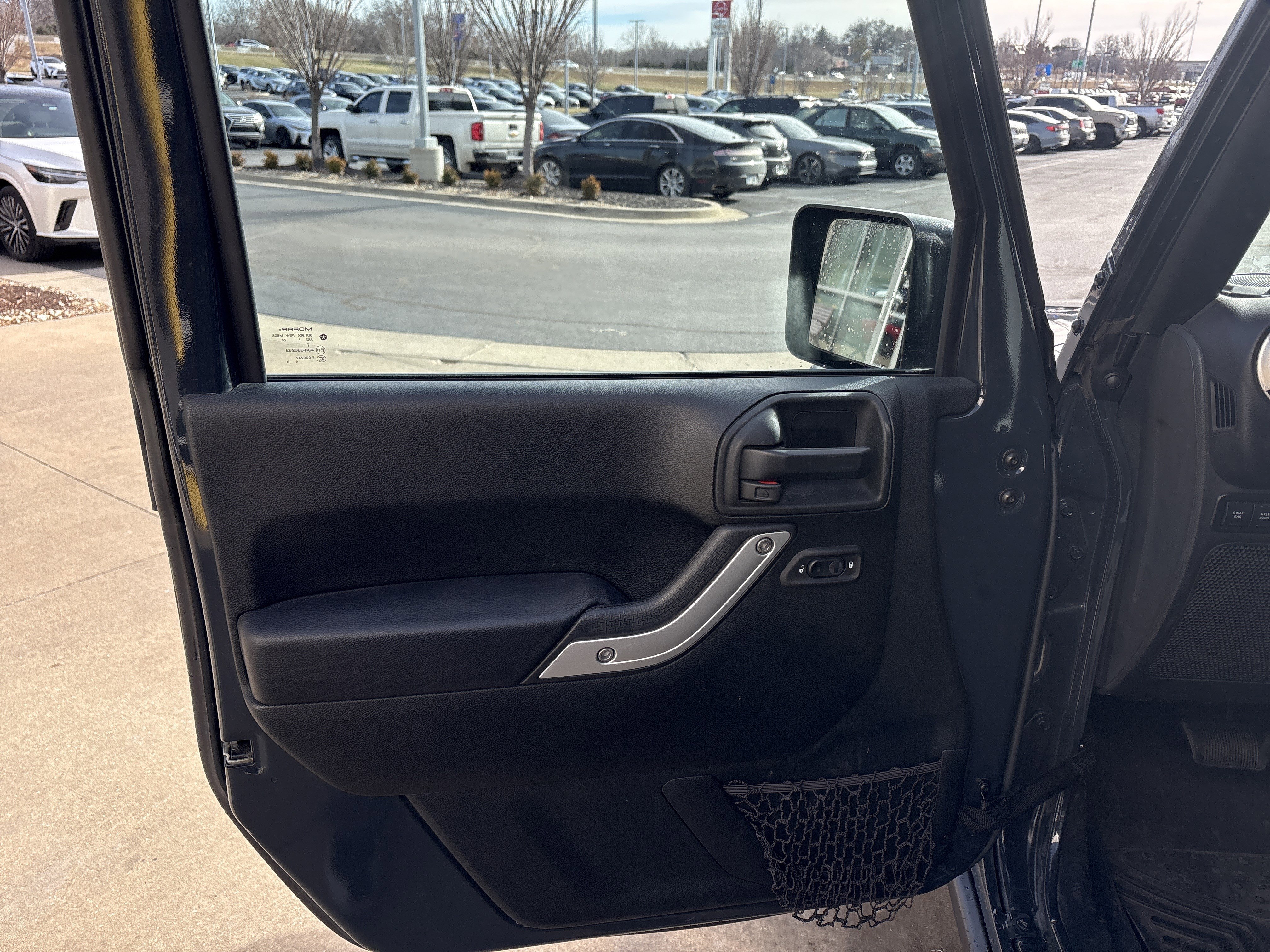 Used 2018 Jeep Wrangler Unlimited Rubicon w/ Cold Weather Group image 14