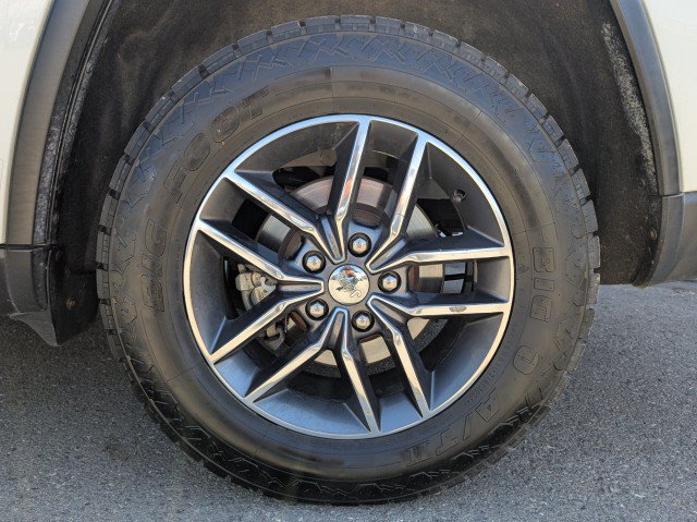 Used 2017 Jeep Grand Cherokee Limited w/ Luxury Group II AWD/4WD image 29