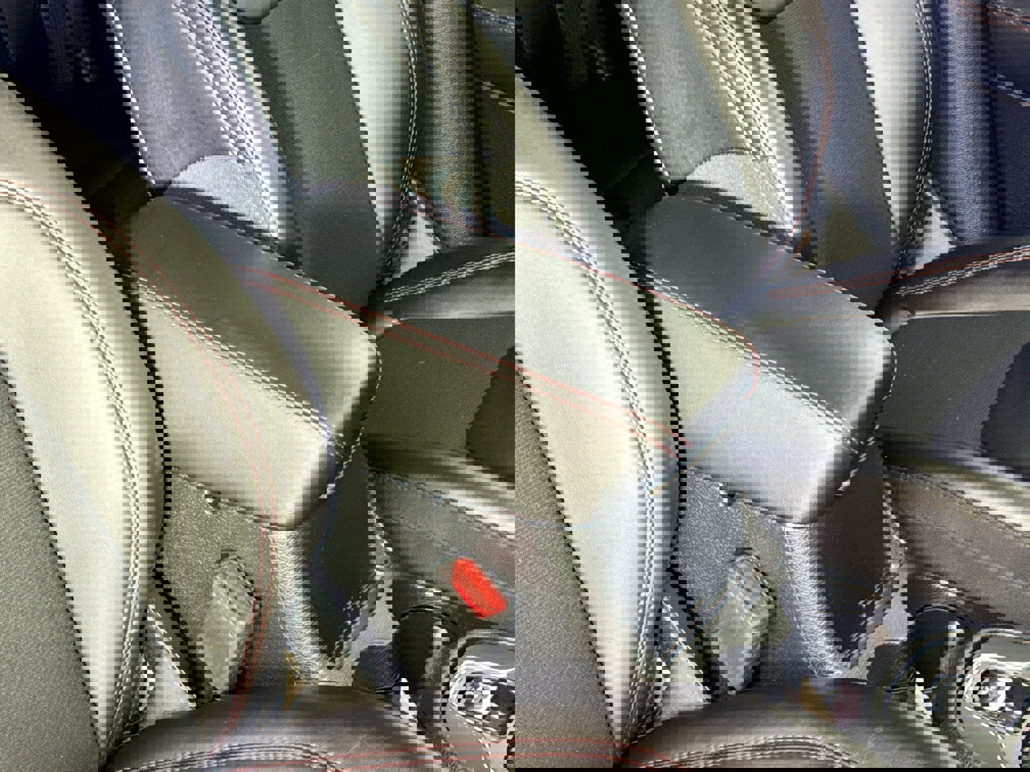 Used 2022 Jeep Cherokee Trailhawk image 32