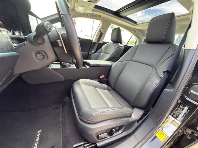 Used 2025 Lexus ES 350 w/ Premium Package FWD image 11