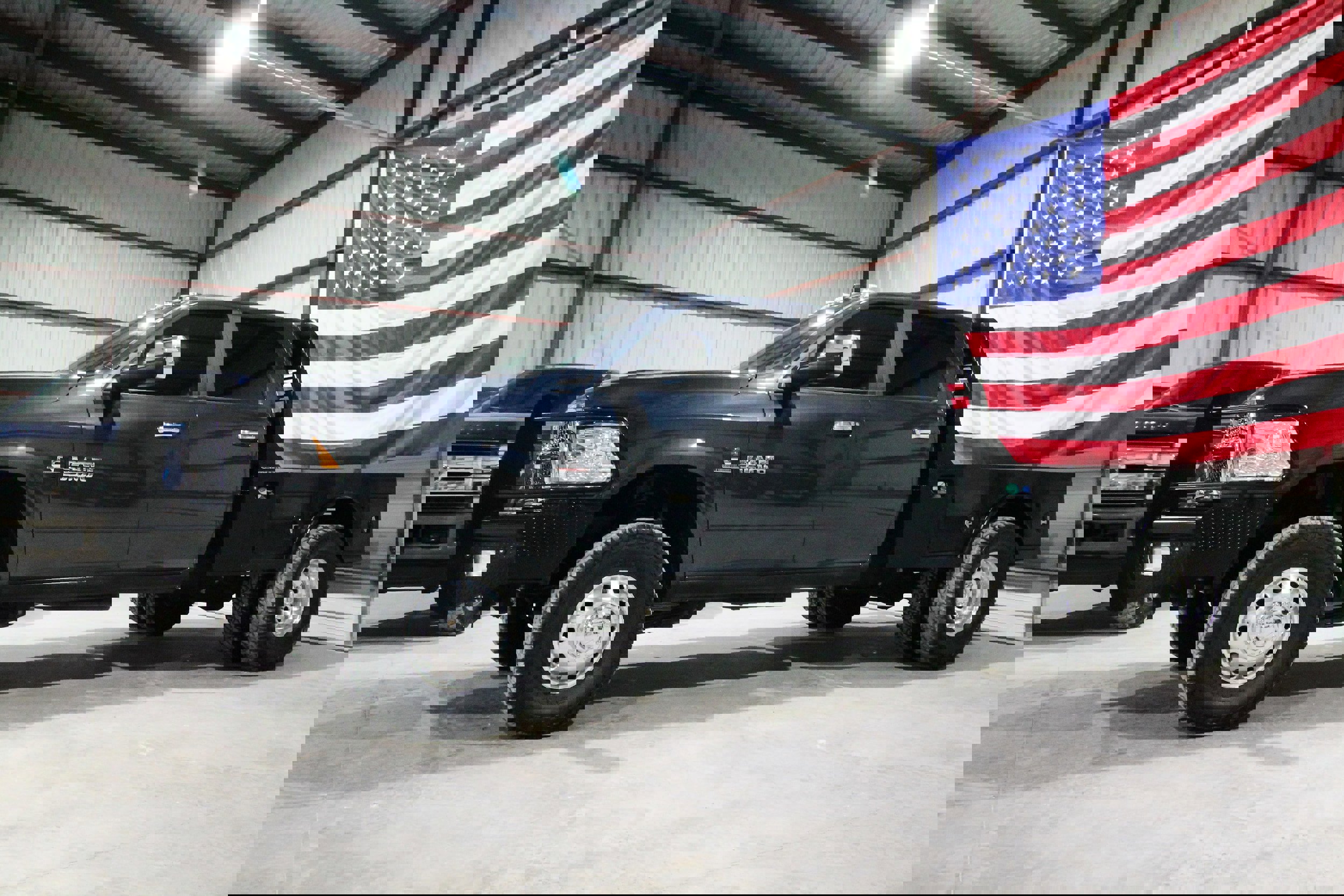 Used 2018 RAM 3500 Laramie w/ Convenience Group image 4