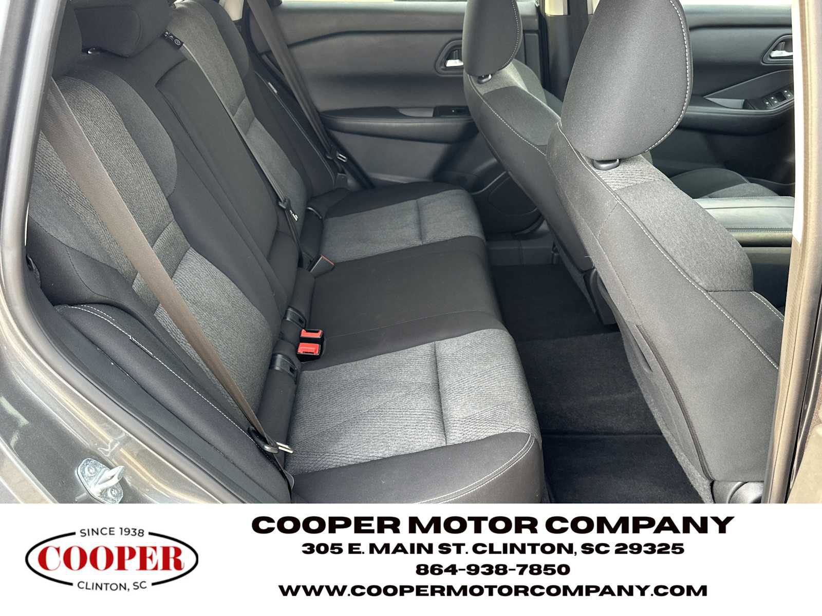 Used 2025 Nissan Rogue SV image 15