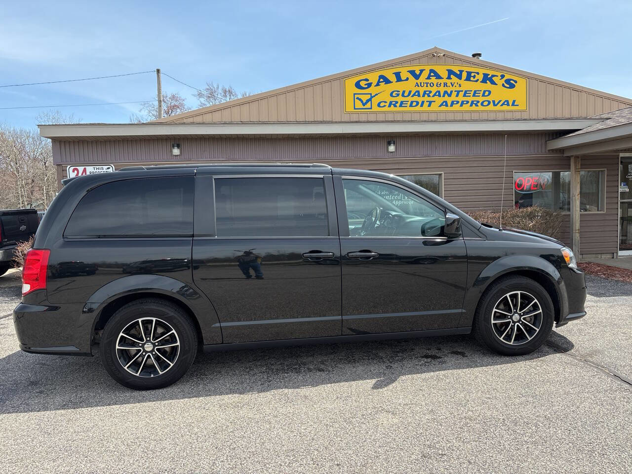 Used 2018 Dodge Grand Caravan GT image 4