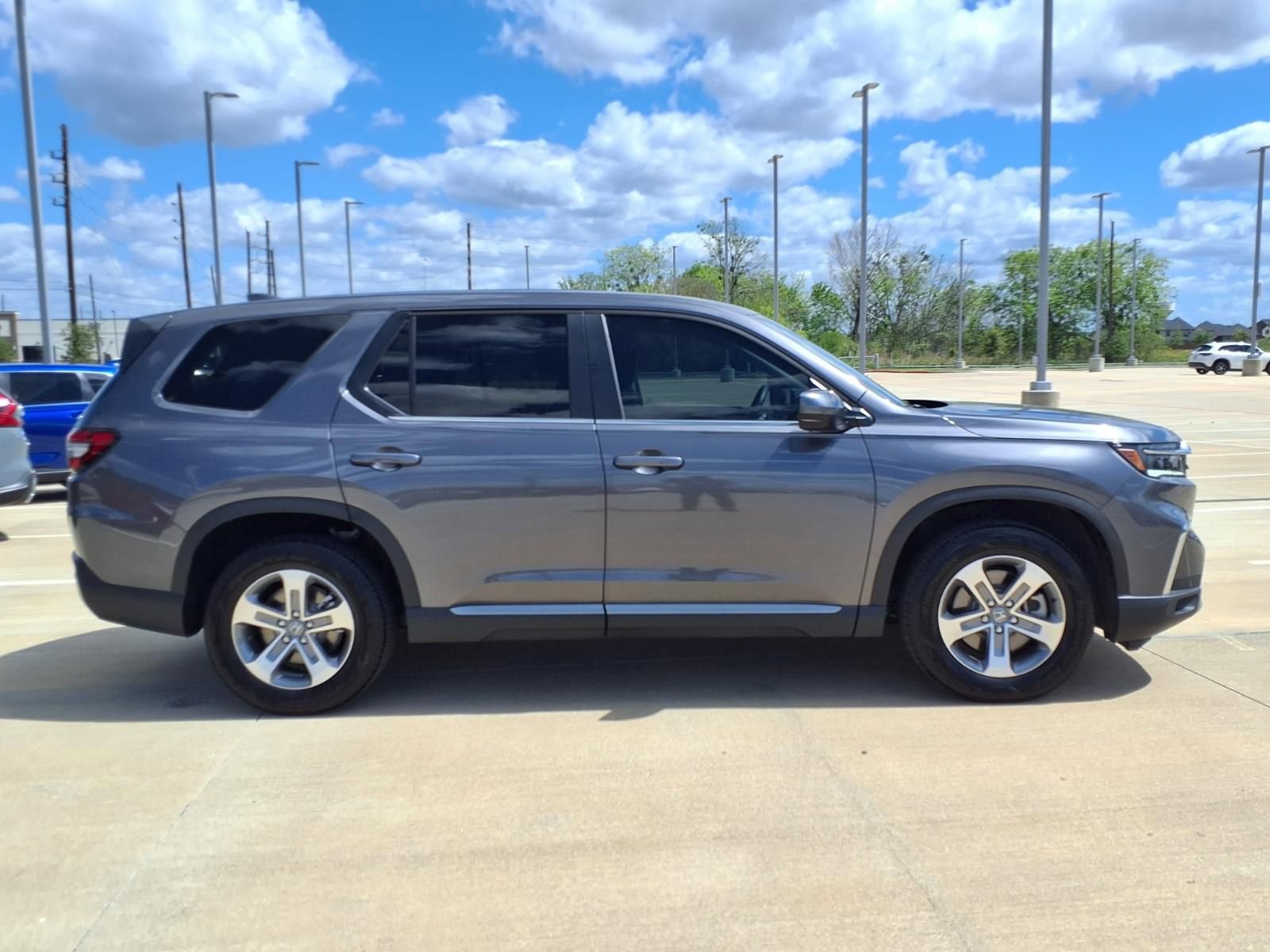 Used 2025 Honda Pilot EX-L image 8