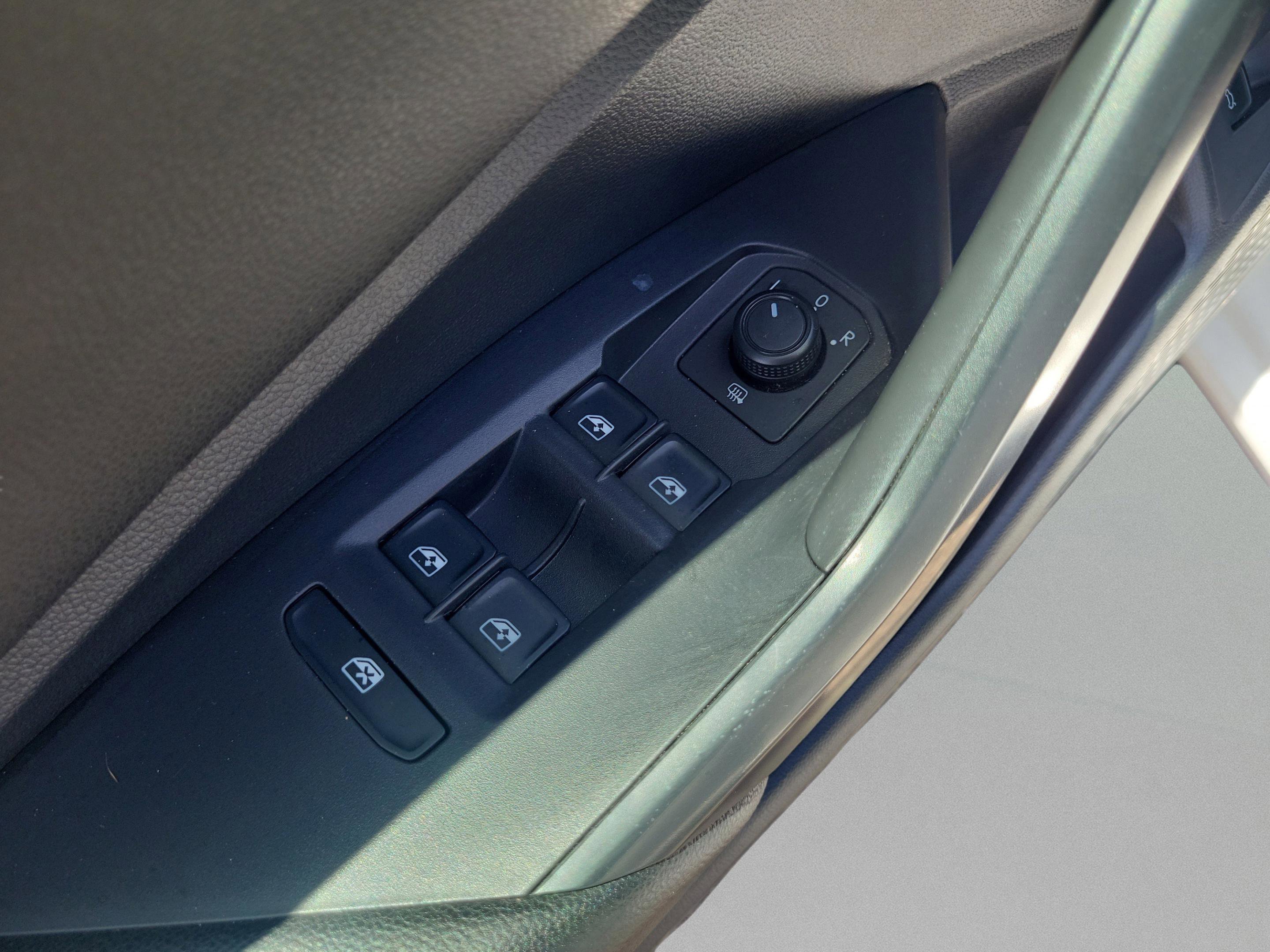 Used 2019 Volkswagen Jetta SEL FWD image 23