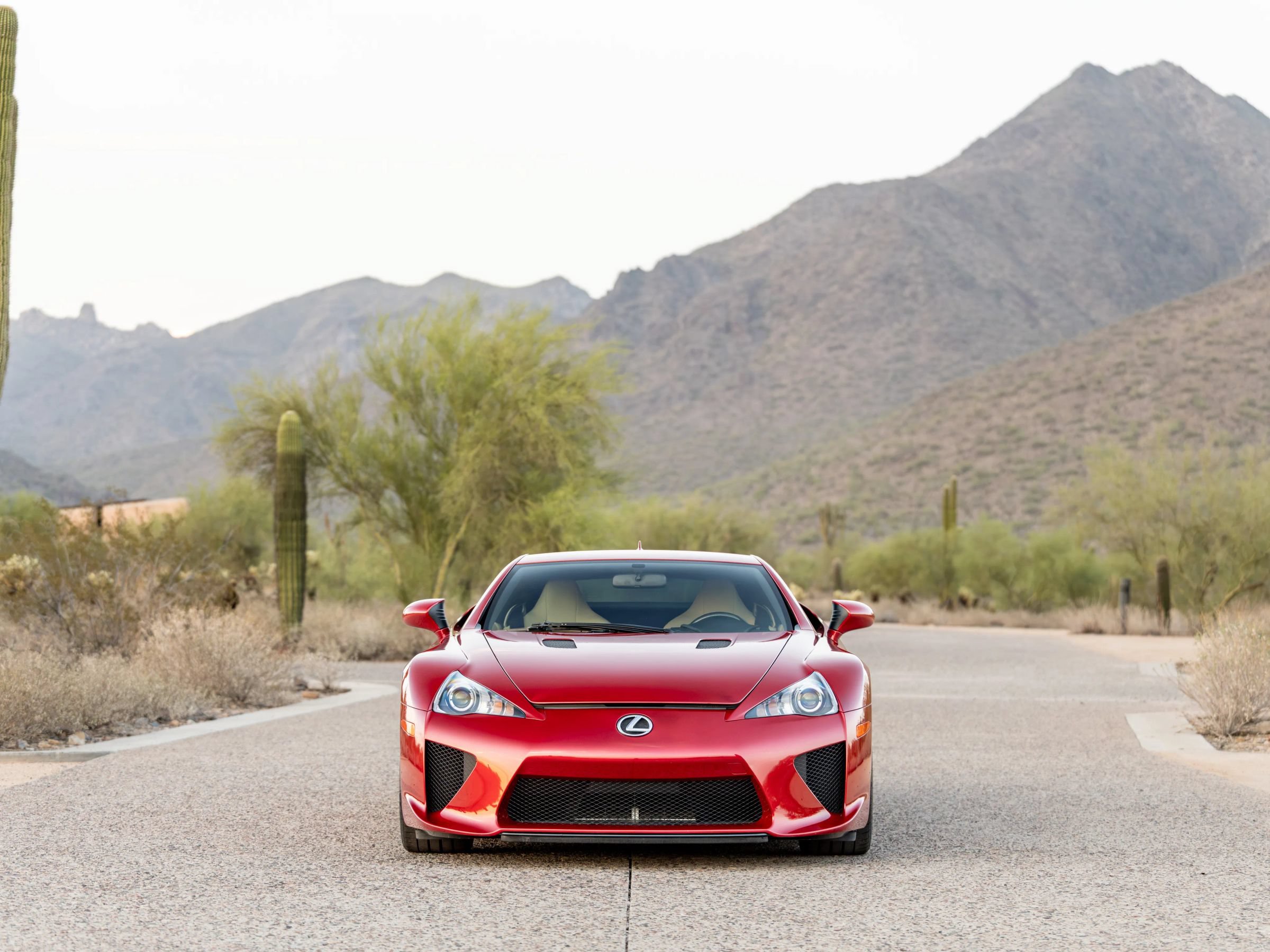 Used 2012 Lexus LFA RWD image 3