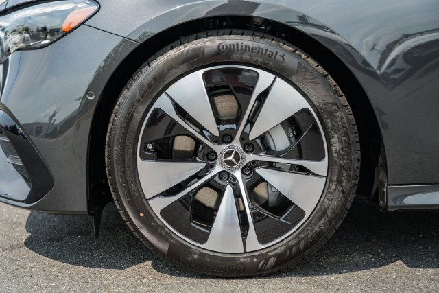 New 2027 Mercedes-Benz E 350 4MATIC Sedan image 17