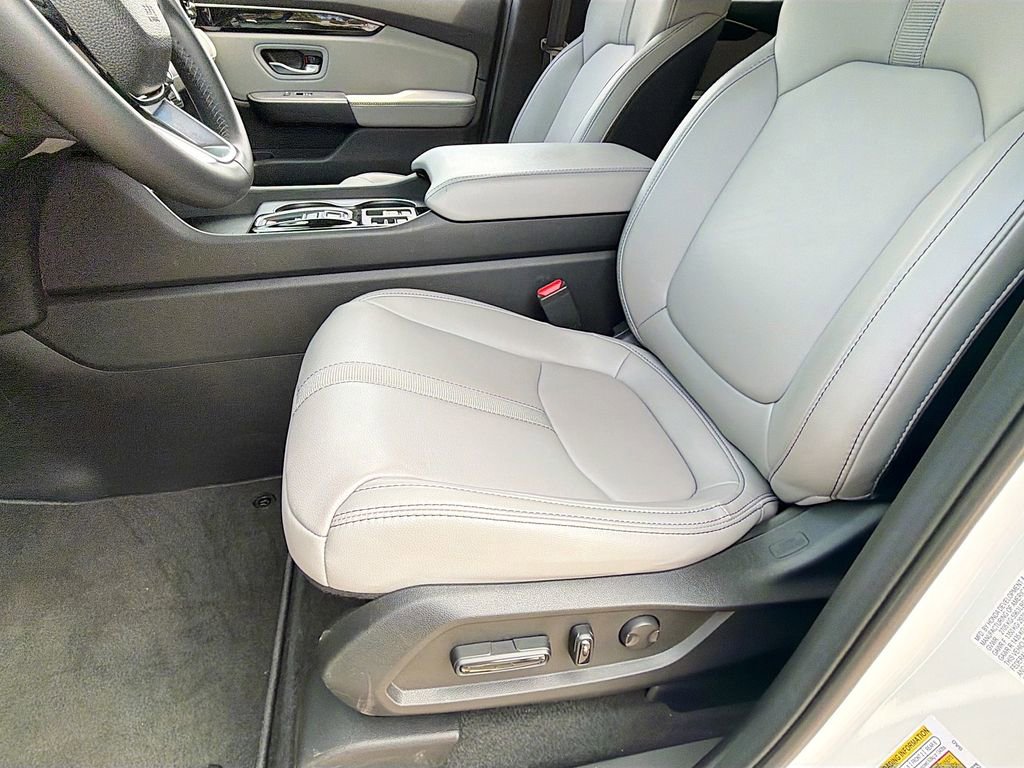 Used 2025 Honda Pilot EX-L image 14