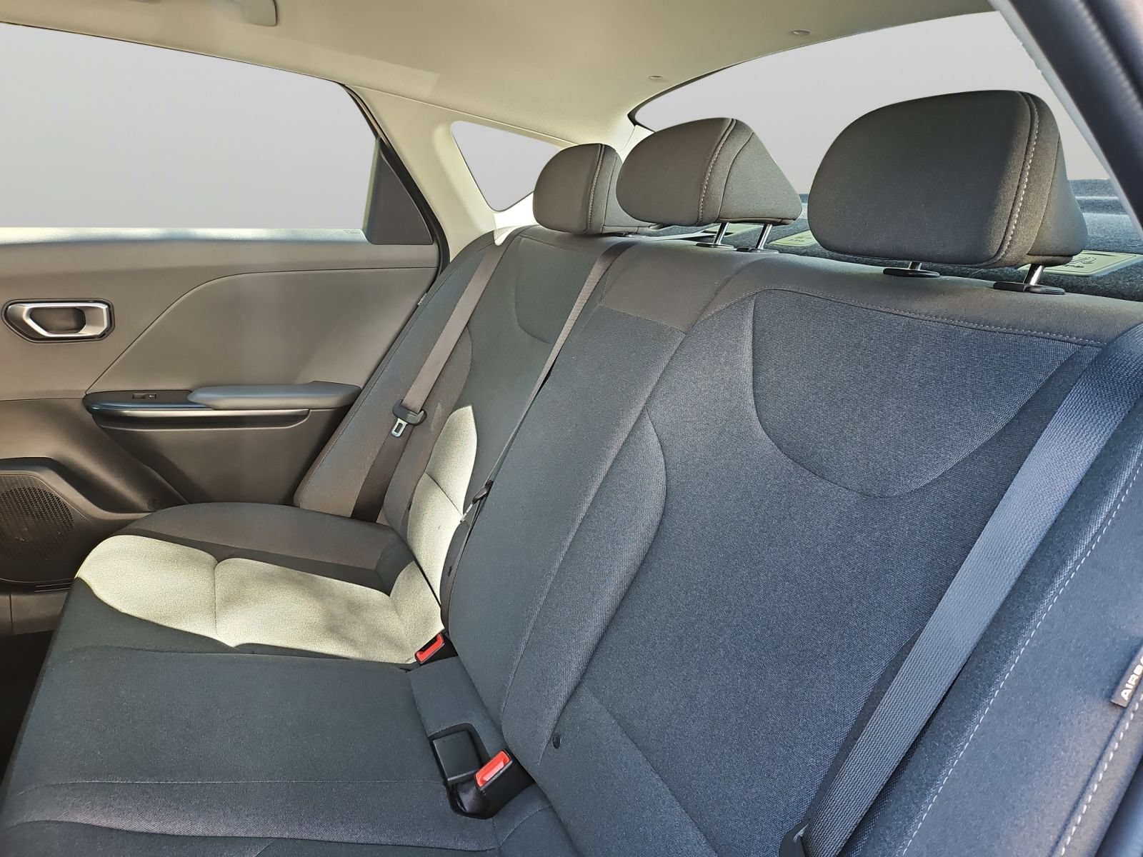 Used 2025 Kia K4 FWD image 36