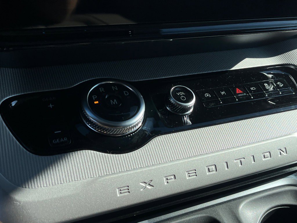 New 2025 Ford Expedition Max Active image 9