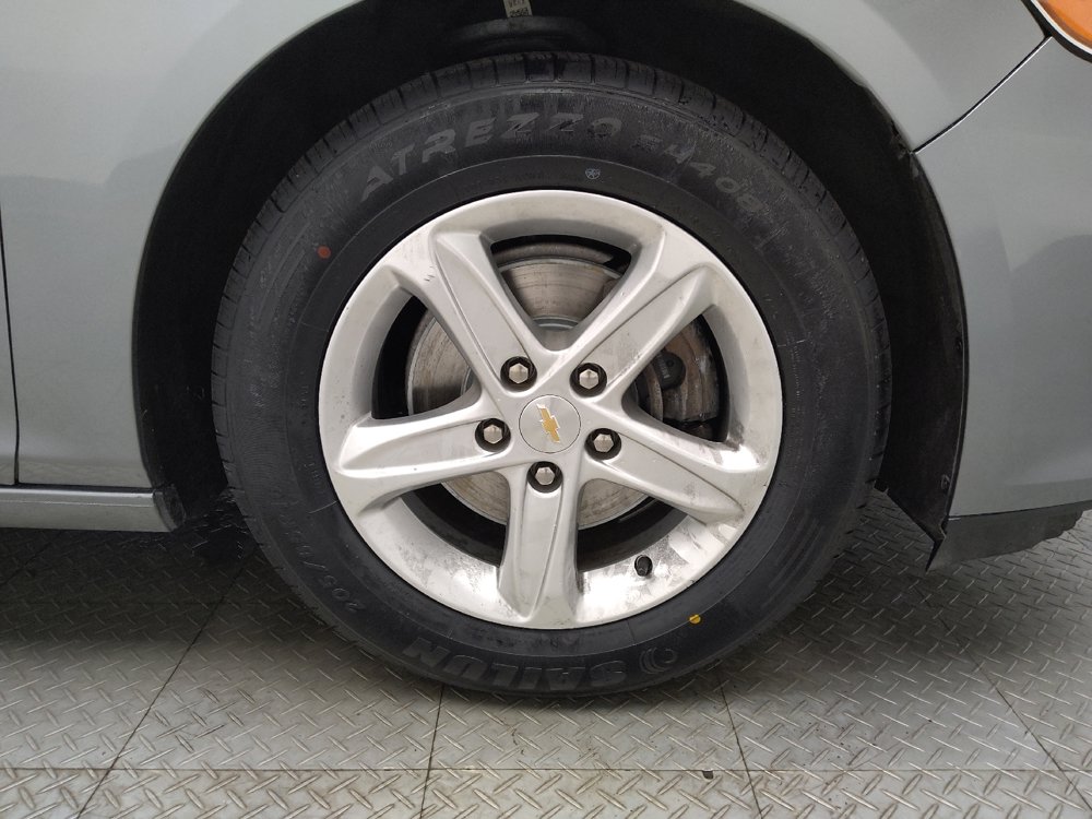 Used 2023 Chevrolet Malibu LS FWD image 31