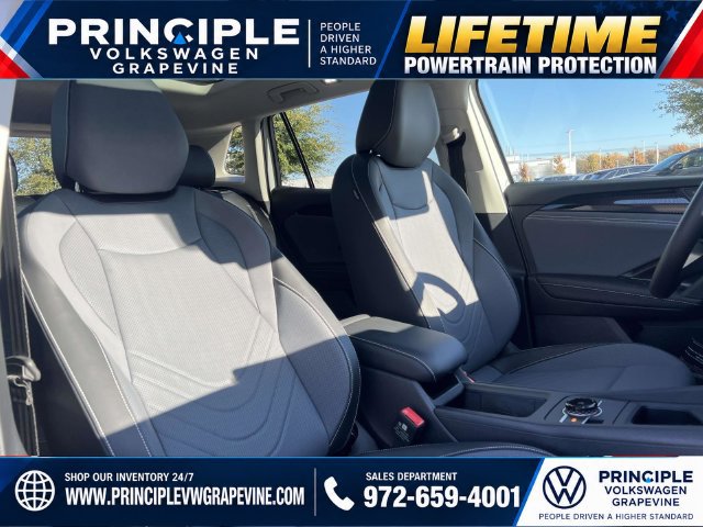 New 2027 Volkswagen Tiguan SE FWD image 26