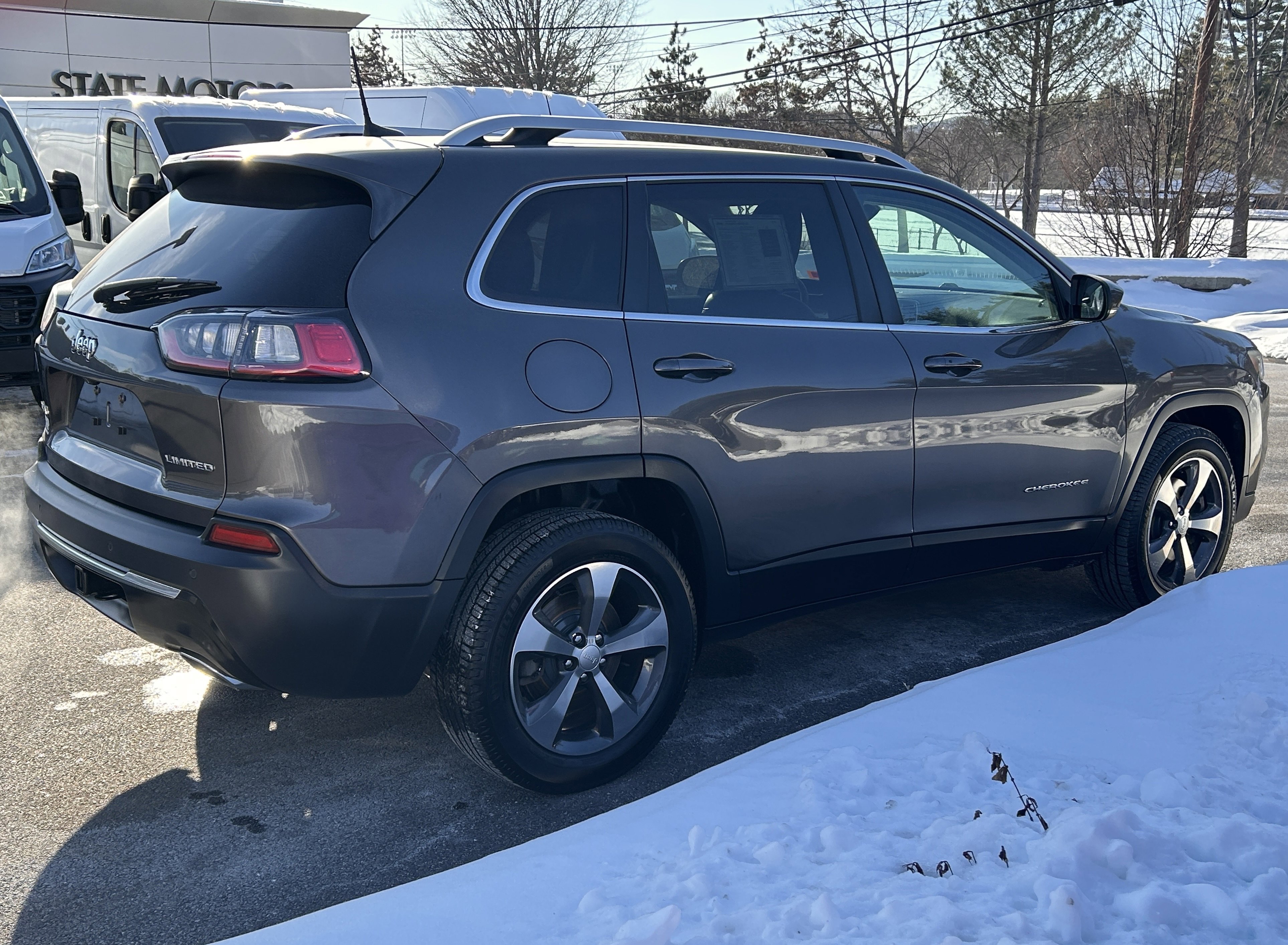 Used 2019 Jeep Cherokee Limited image 11