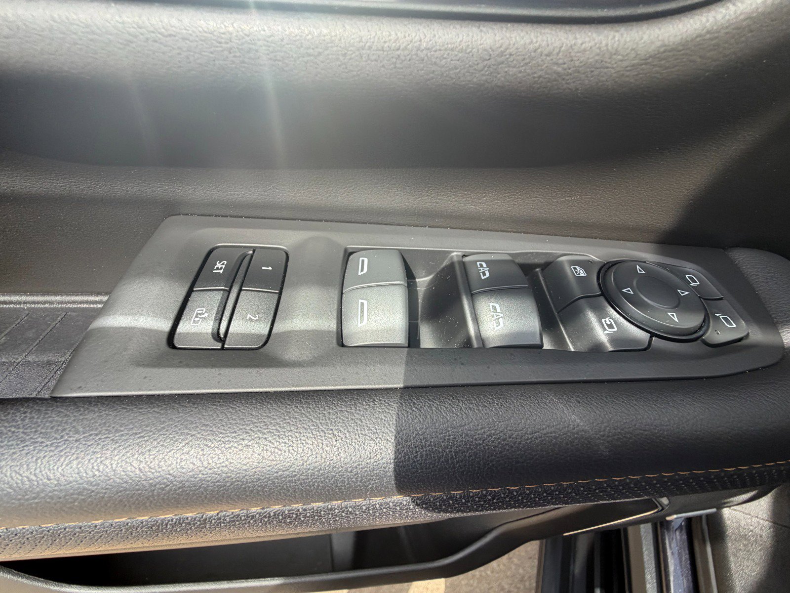 Certified 2023 GMC Yukon AT4 image 9