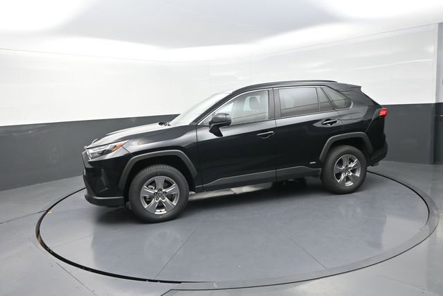 Used 2025 Toyota RAV4 LE image 39