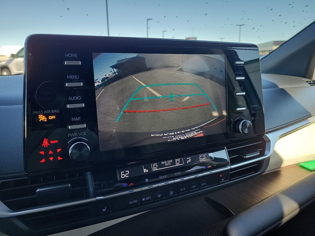 Used 2022 Toyota Sienna XLE image 13