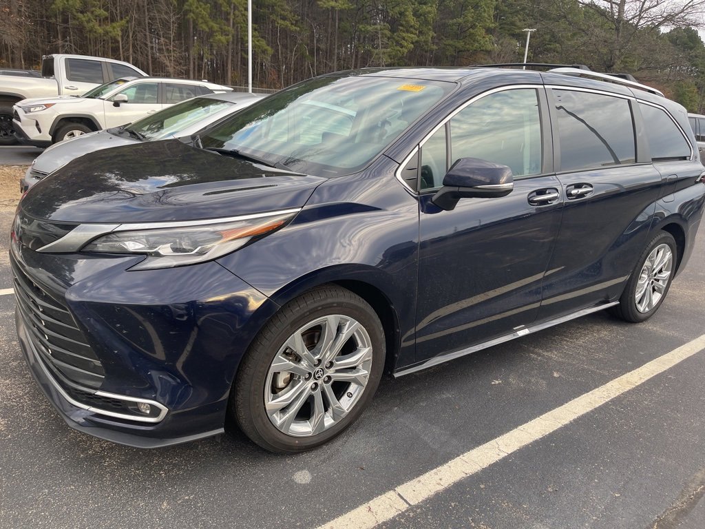 Used 2023 Toyota Sienna Platinum image 1