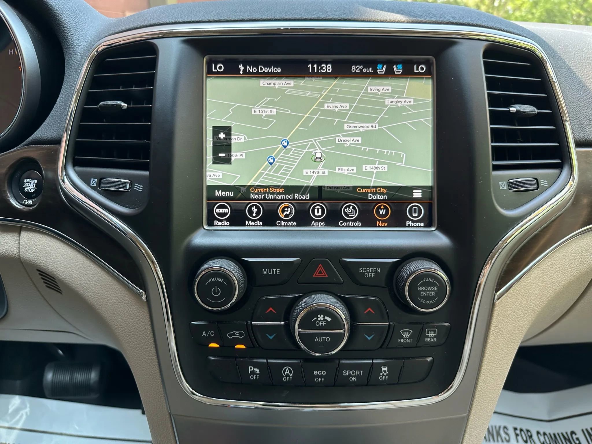 Used 2018 Jeep Grand Cherokee Limited w/ Luxury Group II image 23