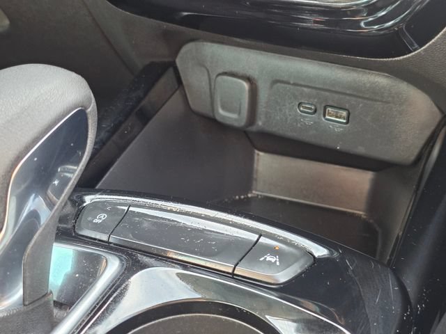 Used 2025 Chevrolet Trax LT w/ LT Convenience Package FWD image 25