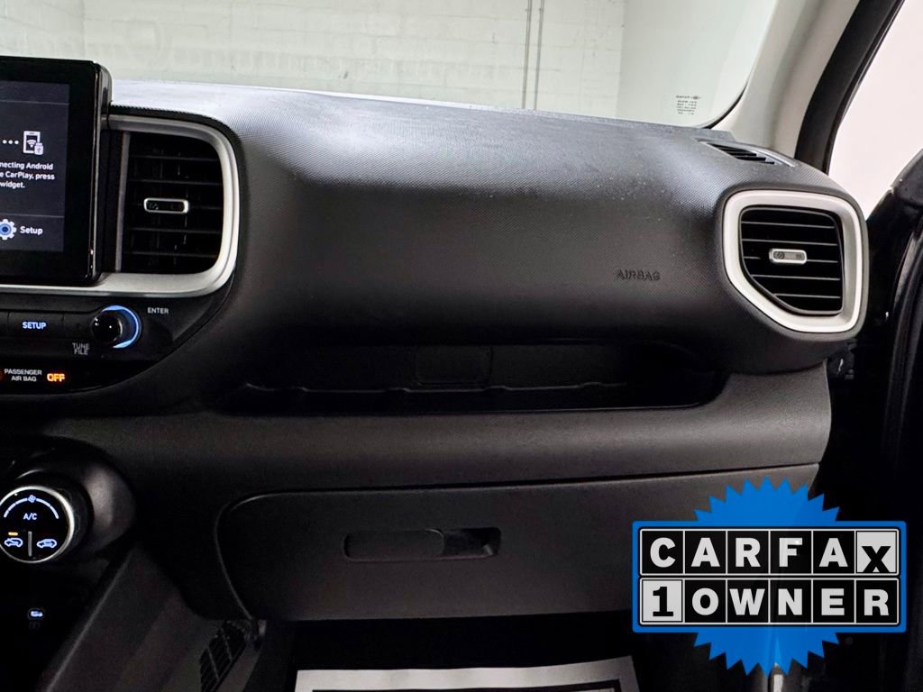 Used 2024 Hyundai Venue SEL image 24