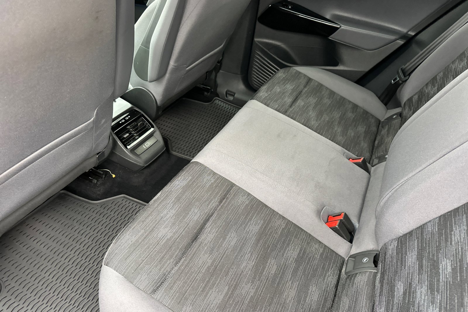 Used 2021 Volkswagen ID.4 Pro w/ ID.4 Protection Package image 12