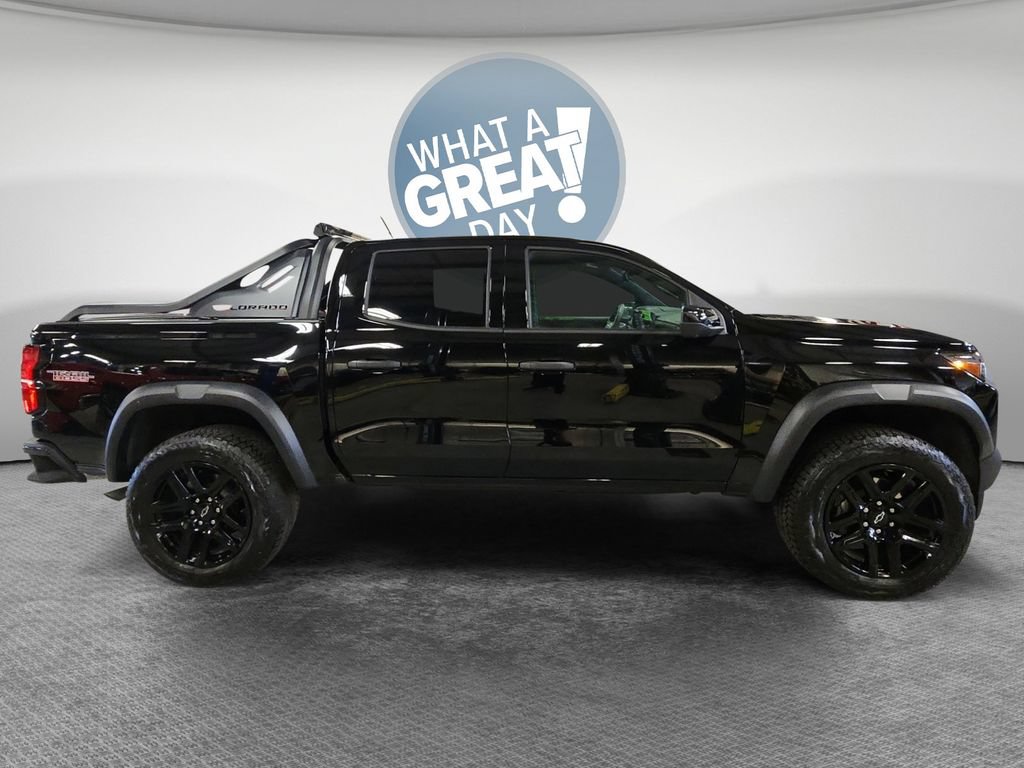 Certified 2025 Chevrolet Colorado Trail Boss w/ Midnight Edition AWD/4WD image 2